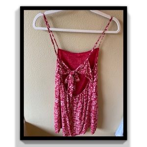 Bow tie in back of dress with open back